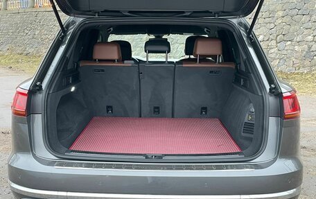 Volkswagen Touareg III, 2018 год, 4 249 999 рублей, 26 фотография