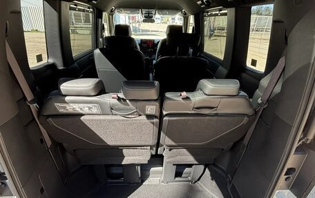 Honda Stepwgn, 2022 год, 2 470 000 рублей, 12 фотография