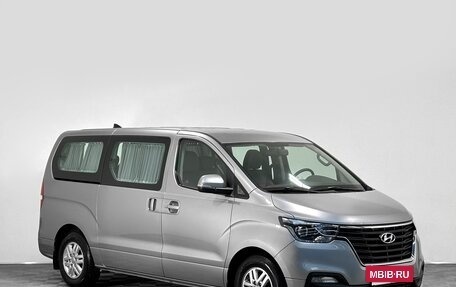 Hyundai H-1 II рестайлинг, 2018 год, 3 198 000 рублей, 3 фотография