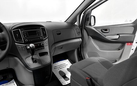 Hyundai H-1 II рестайлинг, 2018 год, 3 198 000 рублей, 8 фотография