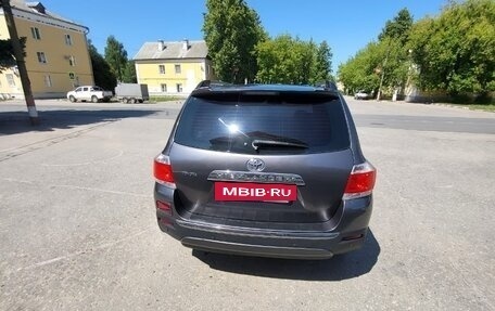 Toyota Highlander III, 2012 год, 1 700 000 рублей, 15 фотография