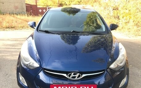 Hyundai Elantra V, 2012 год, 955 000 рублей, 2 фотография
