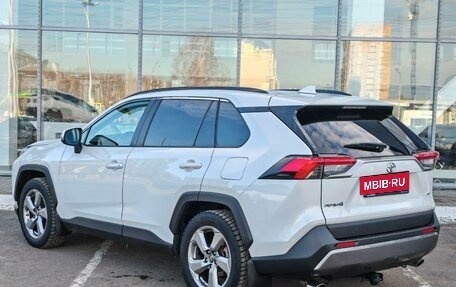 Toyota RAV4, 2021 год, 3 000 000 рублей, 4 фотография