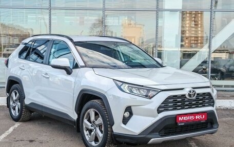 Toyota RAV4, 2021 год, 3 000 000 рублей, 3 фотография