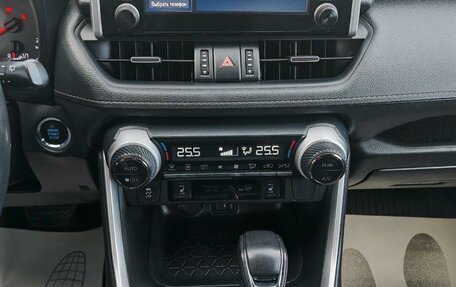 Toyota RAV4, 2021 год, 3 000 000 рублей, 14 фотография