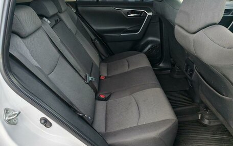 Toyota RAV4, 2021 год, 3 000 000 рублей, 10 фотография