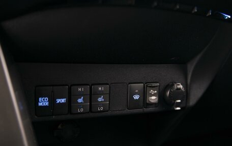 Toyota RAV4, 2017 год, 2 080 000 рублей, 18 фотография