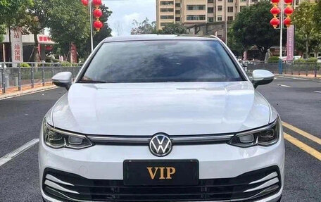 Volkswagen Golf VIII, 2022 год, 1 520 000 рублей, 2 фотография