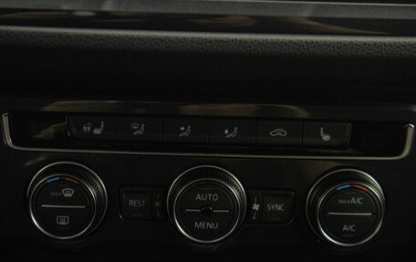 Volkswagen Tiguan II, 2019 год, 2 569 000 рублей, 20 фотография