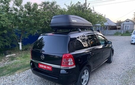 Opel Zafira B, 2011 год, 870 000 рублей, 1 фотография