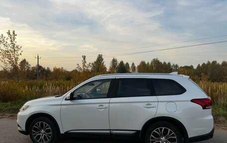 Mitsubishi Outlander III рестайлинг 3, 2018 год, 1 890 000 рублей, 5 фотография