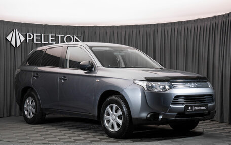 Mitsubishi Outlander III рестайлинг 3, 2013 год, 1 090 000 рублей, 2 фотография