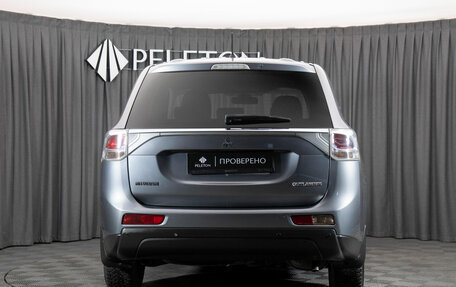 Mitsubishi Outlander III рестайлинг 3, 2013 год, 1 090 000 рублей, 6 фотография