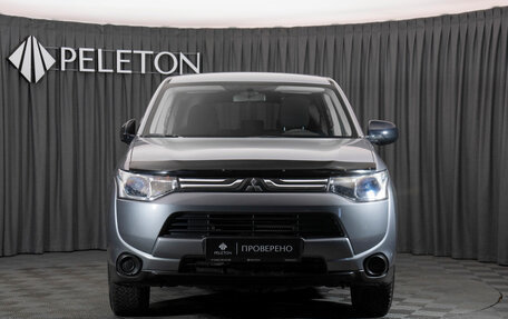 Mitsubishi Outlander III рестайлинг 3, 2013 год, 1 090 000 рублей, 3 фотография