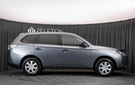 Mitsubishi Outlander III рестайлинг 3, 2013 год, 1 090 000 рублей, 7 фотография