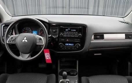 Mitsubishi Outlander III рестайлинг 3, 2013 год, 1 090 000 рублей, 10 фотография