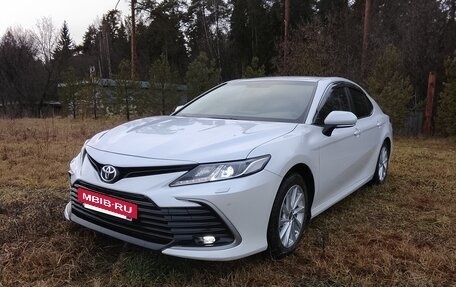 Toyota Camry, 2023 год, 3 400 000 рублей, 6 фотография