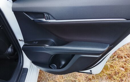 Toyota Camry, 2023 год, 3 400 000 рублей, 14 фотография