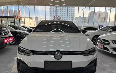 Volkswagen Golf VIII, 2022 год, 1 460 000 рублей, 2 фотография