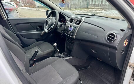 Renault Logan II, 2019 год, 700 000 рублей, 6 фотография