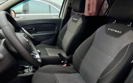 Renault Logan II, 2019 год, 700 000 рублей, 8 фотография