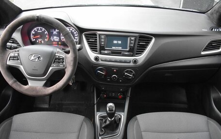 Hyundai Solaris II рестайлинг, 2017 год, 1 145 000 рублей, 12 фотография