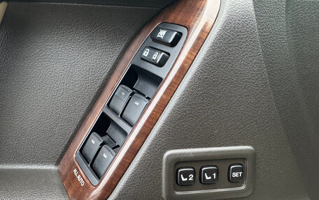 Toyota Land Cruiser Prado 150 рестайлинг 2, 2012 год, 3 440 000 рублей, 11 фотография