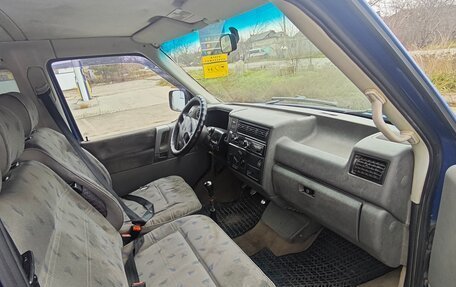 Volkswagen Caravelle T4, 1996 год, 700 000 рублей, 11 фотография