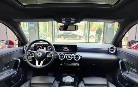 Mercedes-Benz A-Класс, 2022 год, 1 600 000 рублей, 5 фотография