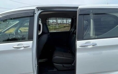 Honda Freed II, 2021 год, 1 635 000 рублей, 9 фотография