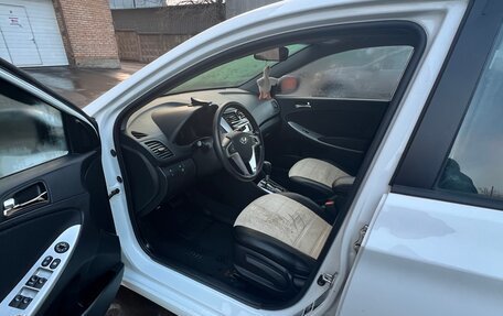 Hyundai Solaris II рестайлинг, 2013 год, 1 000 000 рублей, 5 фотография