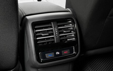 Volkswagen Passat B8 рестайлинг, 2018 год, 2 299 000 рублей, 15 фотография