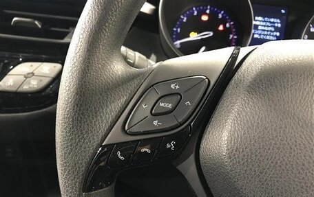 Toyota C-HR I рестайлинг, 2020 год, 2 505 000 рублей, 6 фотография