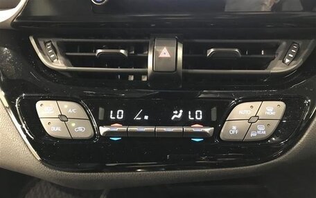 Toyota C-HR I рестайлинг, 2020 год, 2 505 000 рублей, 9 фотография