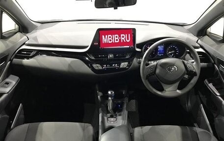 Toyota C-HR I рестайлинг, 2020 год, 2 505 000 рублей, 2 фотография