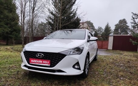 Hyundai Solaris II рестайлинг, 2021 год, 1 365 000 рублей, 1 фотография