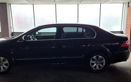 Skoda Superb III рестайлинг, 2011 год, 1 800 000 рублей, 17 фотография