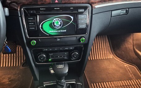 Skoda Superb III рестайлинг, 2011 год, 1 800 000 рублей, 16 фотография