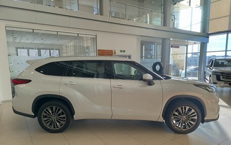 Toyota Highlander, 2025 год, 6 000 000 рублей, 4 фотография