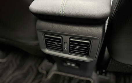 Toyota RAV4, 2025 год, 4 450 000 рублей, 26 фотография