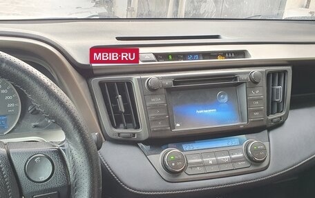 Toyota RAV4, 2014 год, 2 250 000 рублей, 2 фотография