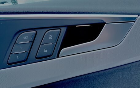 Audi A4, 2018 год, 2 430 000 рублей, 12 фотография