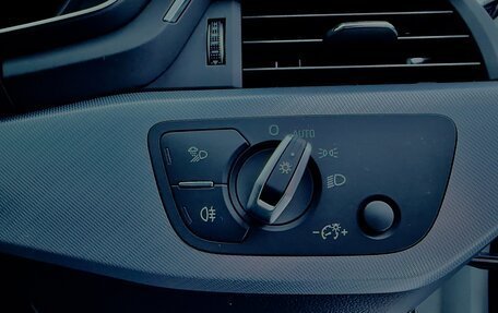 Audi A4, 2018 год, 2 430 000 рублей, 13 фотография