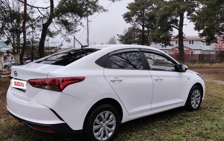 Hyundai Solaris II рестайлинг, 2021 год, 1 365 000 рублей, 5 фотография