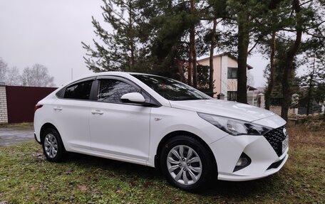 Hyundai Solaris II рестайлинг, 2021 год, 1 365 000 рублей, 3 фотография