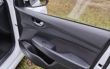 Hyundai Solaris II рестайлинг, 2021 год, 1 365 000 рублей, 18 фотография