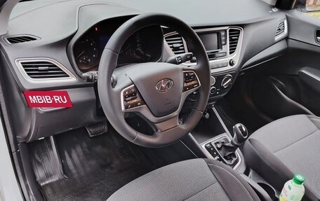 Hyundai Solaris II рестайлинг, 2021 год, 1 365 000 рублей, 12 фотография