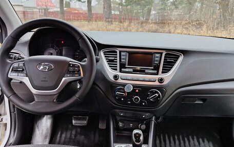 Hyundai Solaris II рестайлинг, 2021 год, 1 365 000 рублей, 20 фотография