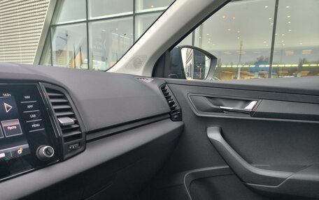 Skoda Karoq I, 2021 год, 2 490 000 рублей, 24 фотография