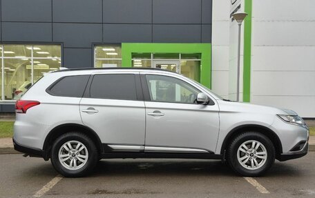 Mitsubishi Outlander III рестайлинг 3, 2022 год, 2 500 000 рублей, 4 фотография